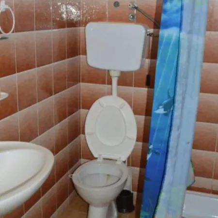 Miki - Classic Two Bedroom With Terrace 아파트
