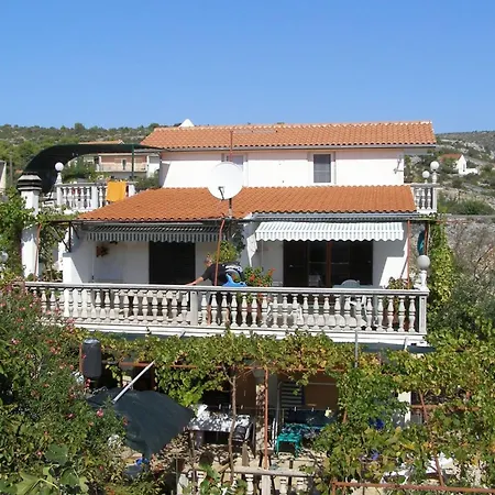 Appartement Miki Rogoznica - Classic Two Bedroom With Terrace *