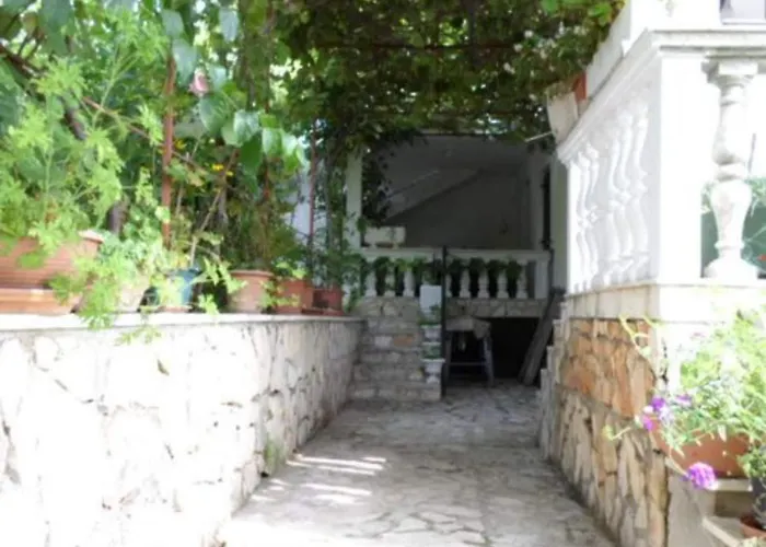 Miki Rogoznica - Classic Two Bedroom With Terrace